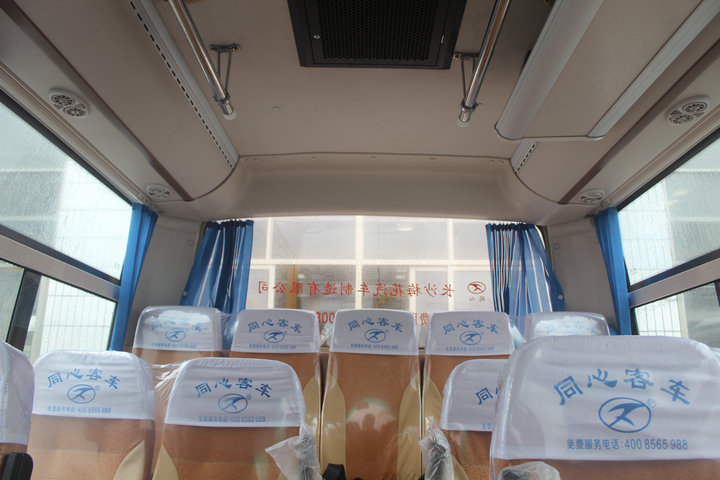 TD6601客車發(fā)泡風(fēng)道內(nèi)飾